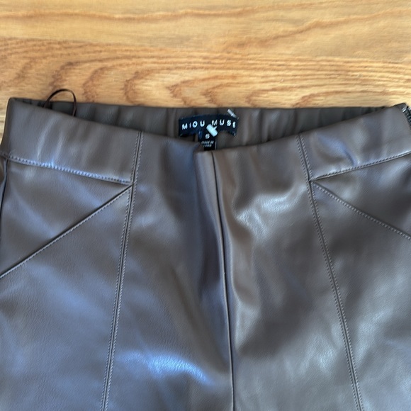 Mini muse brown vegan leather pants - Picture 2 of 3